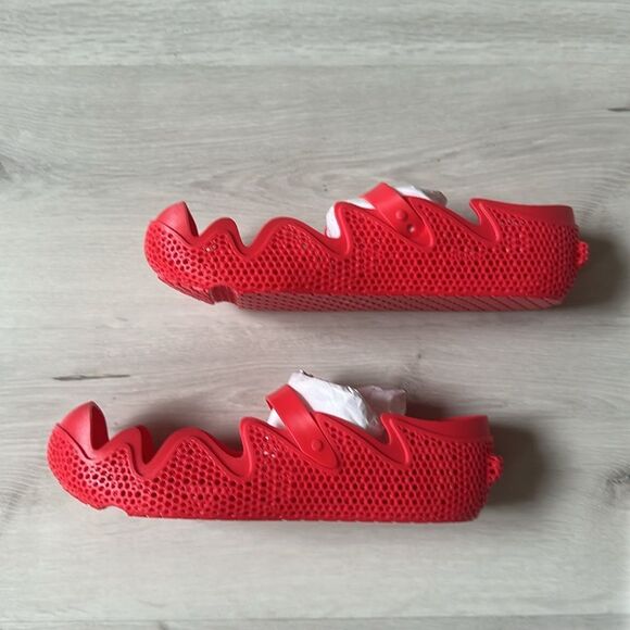 Tidal 3D Elite a cleat guard Size 9.5 INCHES in ember Red New with tags - Picture 13 of 16